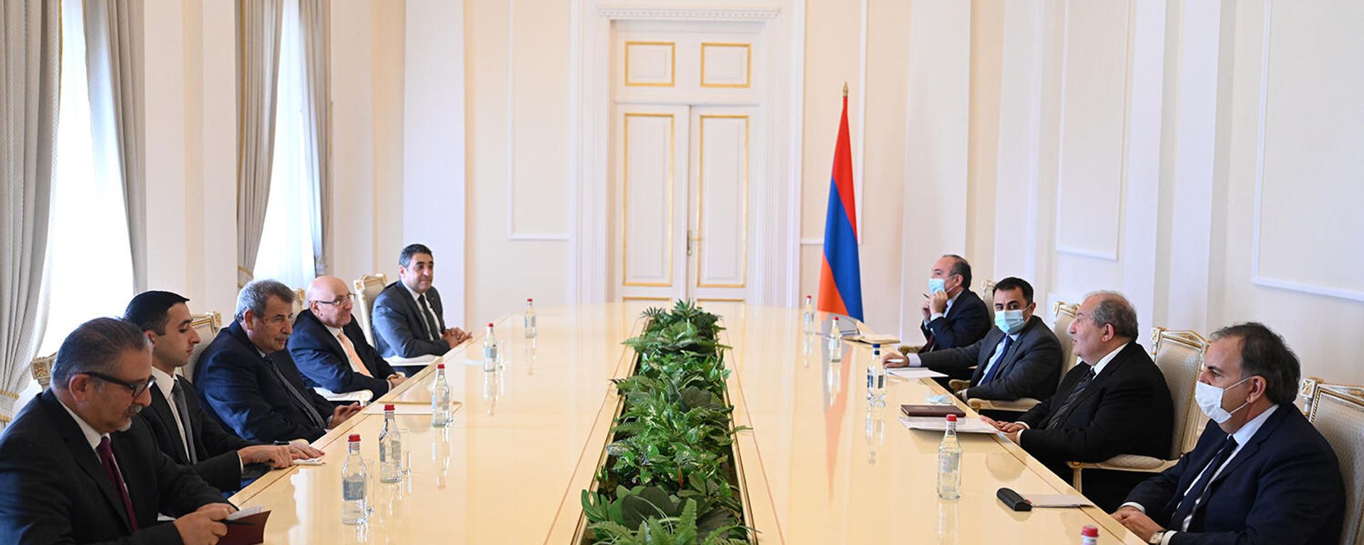 Նախագահ Արմեն Սարգսյանն ընդունել է Պաղեստինի Եկեղեցիների հարցով բարձրագույն նախագահական կոմիտեի ղեկավար Մուին Էլիաս Յուսեֆ Խուրիի գլխավորած պատվիրակությանը (13 դեկտեմբերի, 2021թ). Երևան - Sputnik Արմենիա, 1920, 13.12.2021