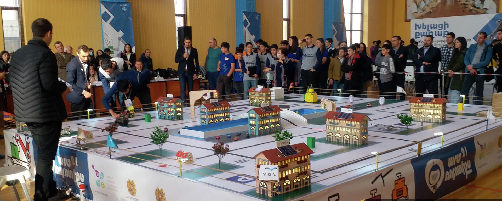ArmRobotics ռոբոտատեխնիկայի հանրապետական դպրոցական մրցույթ Երևանում - Sputnik Արմենիա, 1920, 13.12.2021