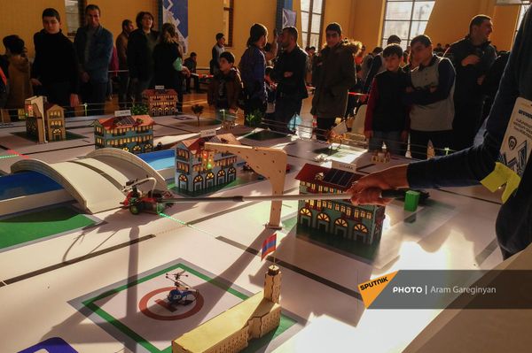 ArmRobotics ռոբոտատեխնիկայի հանրապետական դպրոցական մրցույթ Երևանում ArmRobotics ռոբոտատեխնիկայի հանրապետական դպրոցական մրցույթ Երևանում - Sputnik Արմենիա