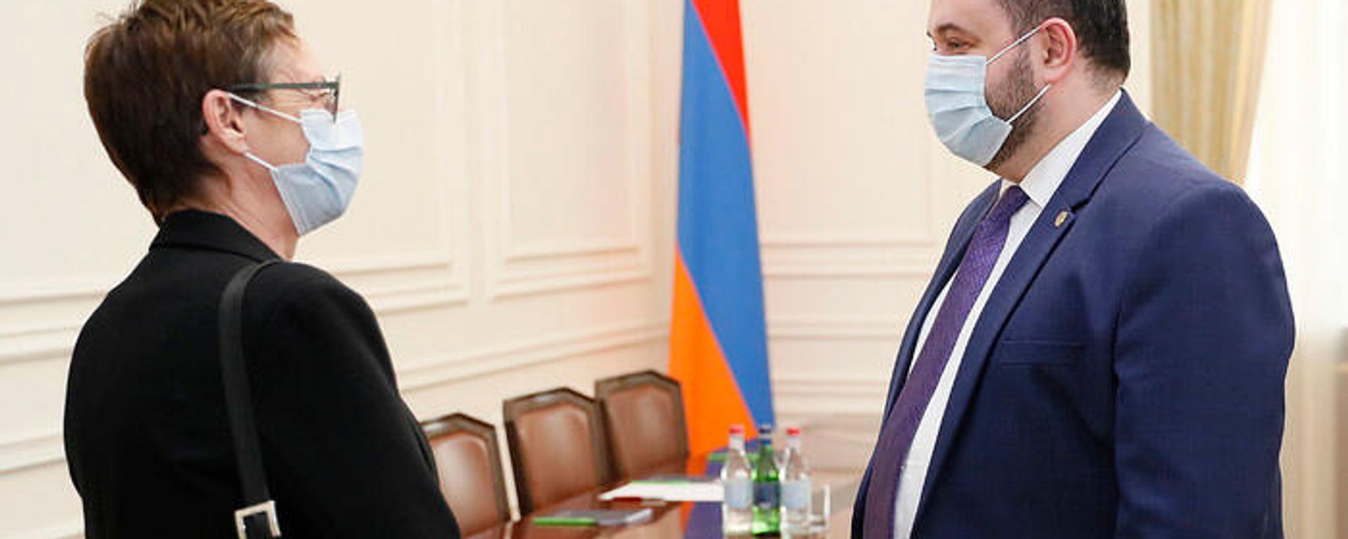 Վարչապետի աշխատակազմի ղեկավար Արայիկ Հարությունանը հանդիպել է Հայաստանում Ֆրանսիայի արտակարգ և լիազոր դեսպան Անն Լույոյին (13 դեկտեմբերի, 2021թ). Երևան - Sputnik Արմենիա, 1920, 13.12.2021