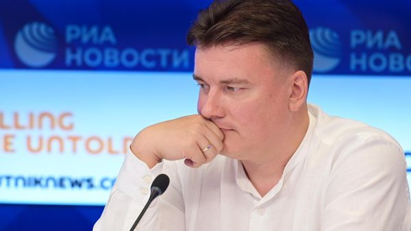 Заместитель руководителя Россотрудничества Дмитрий Поликанов во время онлайн-конференции на тему: Россия: Миссия Добро (25 июня 2021)․ Москвa - Sputnik Армения