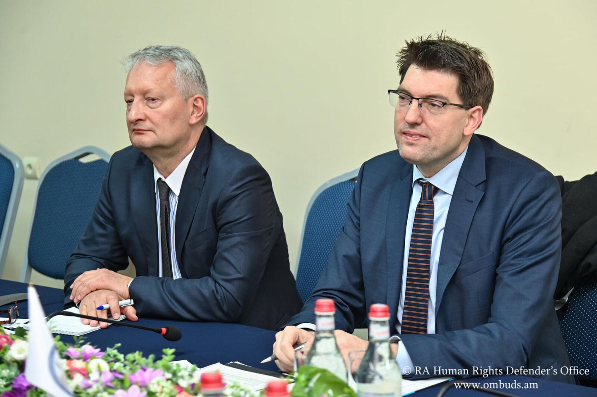 Омбудсмен Арман Татоян принял политического директора МИД ФРГ по Восточной Европе, Южному Кавказу и Центральной Азии Маттиаса Лютенберга и Чрезвычайного и Полномочного посла Германии Виктора Рихтера (14 декабря 2021). Еревaн Омбудсмен Арман Татоян принял политического директора МИД ФРГ по Восточной Европе, Южному Кавказу и Центральной Азии Маттиаса Лютенберга и Чрезвычайного и Полномочного посла Германии Виктора Рихтера (14 декабря 2021). Еревaн - Sputnik Армения, 1920, 14.12.2021