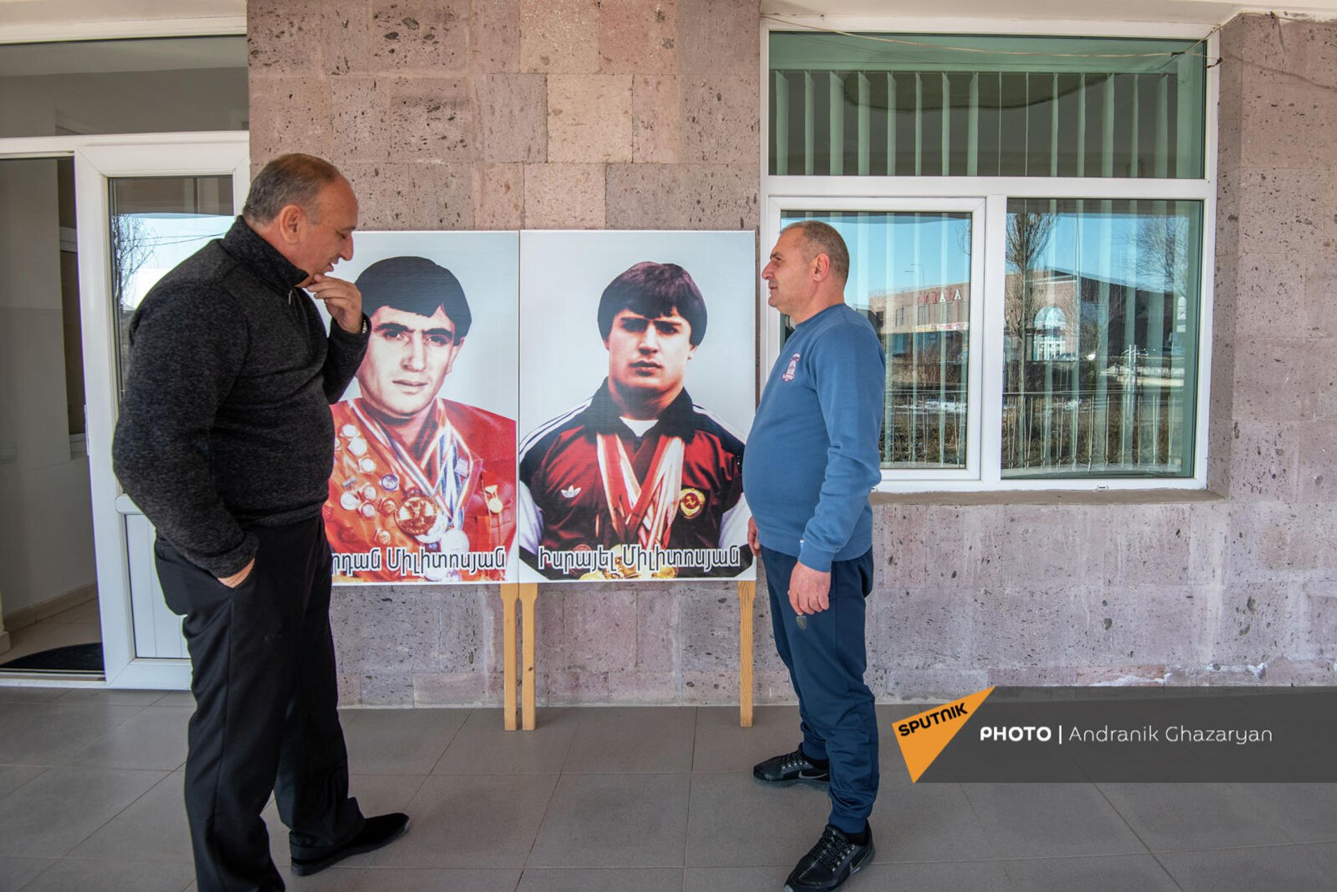 Իսրայել Միլիտոսյանն ու Sputnik Արմենիայի թղտակից Խաչիկ Չախոյանը - Sputnik Արմենիա, 1920, 16.12.2021