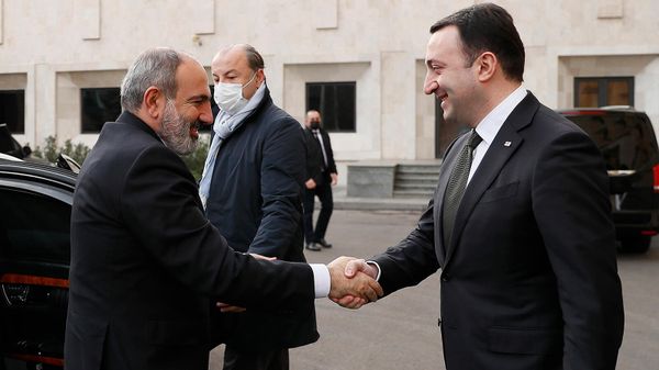 Встреча премьер-министров Армении и Грузии Никола Пашиняна и Ираклия Гарибашвили (20 декабря 2021). Тбилиси - Sputnik Армения
