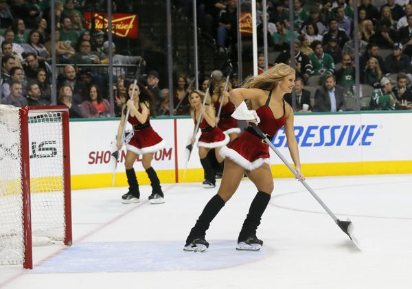 Ледяные девчонки Dallas Stars на катке в Далласе, США. - Sputnik Армения