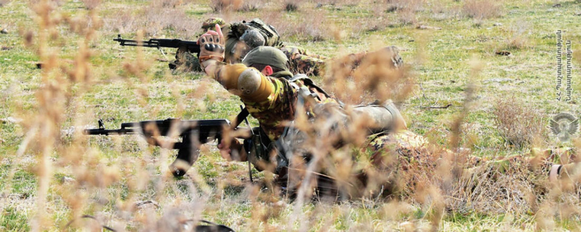 Армянские военнослужащие во время практических учений - Sputnik Արմենիա, 1920, 23.12.2021