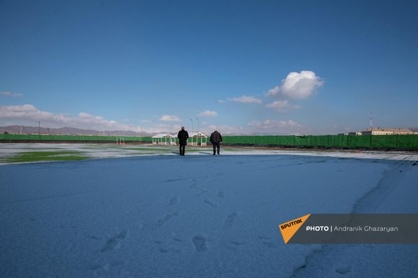 Հրանտ Պետրոսյանը ցույց է տալիս Գյումրի Սպորտ Սիթի մարզական քաղաքը Հրանտ Պետրոսյանը ցույց է տալիս Գյումրի Սպորտ Սիթի մարզական քաղաքը - Sputnik Արմենիա