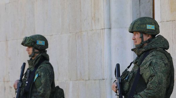 Российские миротворцы сопровождают паломников в монастырский комплекс Амарас - Sputnik Армения