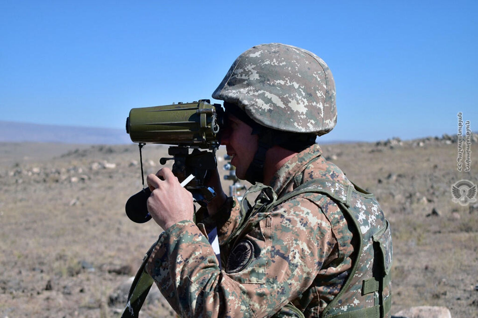 Военнослужащие артиллерийских подразделений во время профессиональных учений - Sputnik Армения, 1920, 23.12.2021