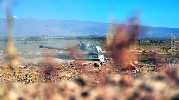 Военнослужащие артиллерийских подразделений во время профессиональных учений - Sputnik Армения