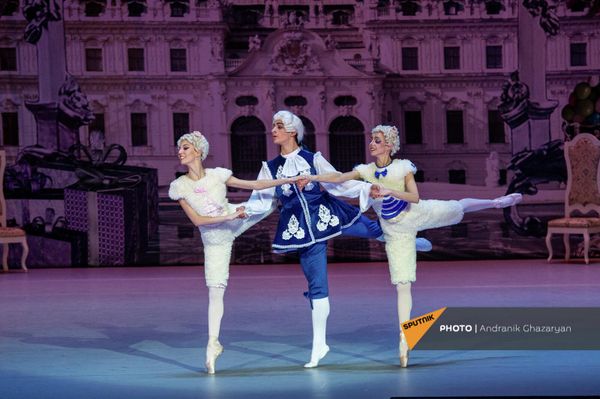 «Մարդուկ-ջարդուկը» բալետը Ա․Սպենդիարյանի անվան օպերայի և բալետի թատրոնի բեմում - Sputnik Արմենիա