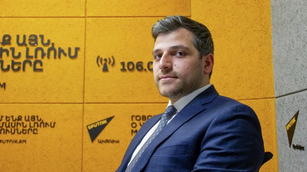 Замминистра здравоохранения Геворг Симонян в гостях радио Sputnik - Sputnik Армения