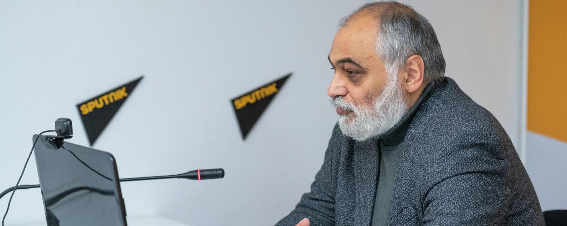 Пресс-конференция с участием Рубена Сафрастяна в мультимедийном пресс-центре Sputnik (27 декабря 2021). Еревaн - Sputnik Армения, 1920, 27.12.2021
