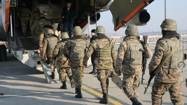 Армянский миротворческий контингент отправился в Казахстан (7 января 2022). Еревaн - Sputnik Армения