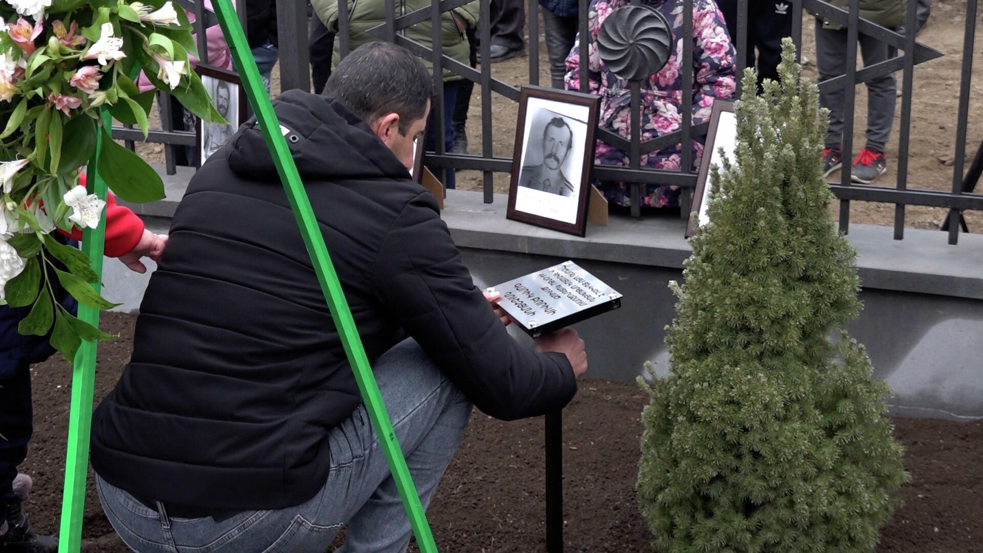 Открытие мемориала, посвященного героям Бердавана, отдавшим свои жизни в 44-дневной войне - Sputnik Армения, 1920, 09.01.2022