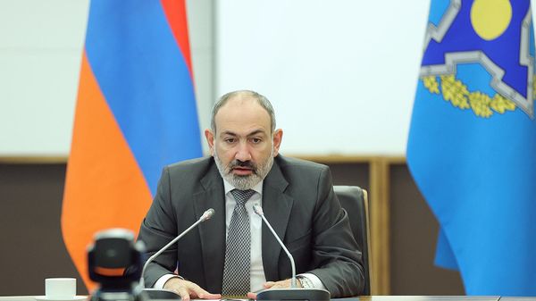 Премьер-министр Армении Никол Пашинян на онлайн-заседании глав государств - участниц ОДКБ (10 января 2022). Еревaн - Sputnik Армения