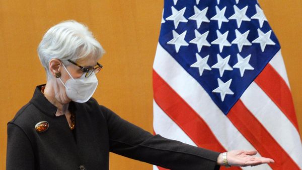 Первый заместитель госсекретаря США Уэнди Шерман во время двусторонних переговоров по безопасности между США и Россией (10 января 2022). Женева - Sputnik Армения