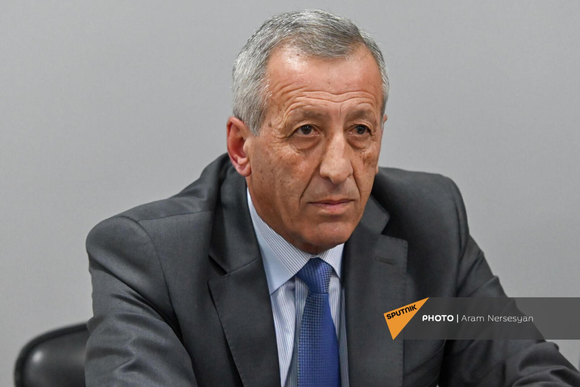 Представитель блока Аарон Хачатрян Хажакн Мкртчян на пресс-конференции членов Совета старейшин Вардениса о поствыборном кризисе (11 января 2022). Еревaн - Sputnik Արմենիա, 1920, 11.01.2022