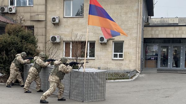 Հայ խաղաղապահները Ալմաթիի «Աքսայ» հացի գործարանի տարածքում - Sputnik Արմենիա