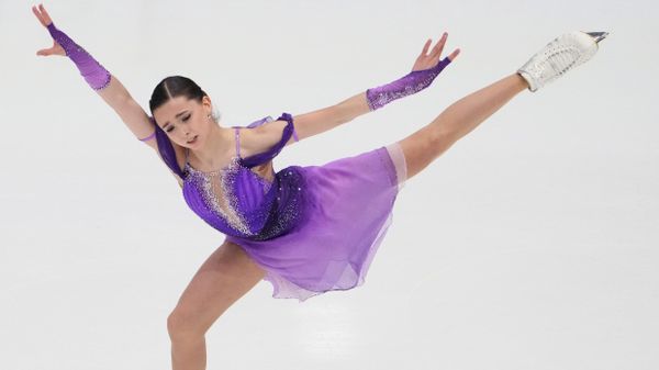 Камила Валиева выступает с короткой программой в женском одиночном катании на чемпионате Европы по фигурному катанию в Таллине - Sputnik Армения