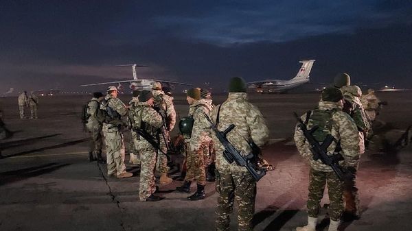 Миротворцы ОДКБ из Армении и Таджикистана покидают Казахстан - Sputnik Армения