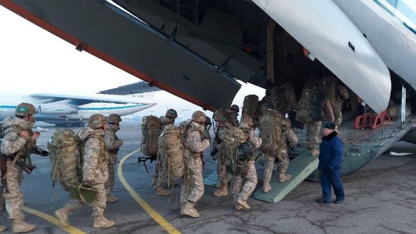 Миротворцы ОДКБ из Армении и Таджикистана покидают Казахстан - Sputnik Армения