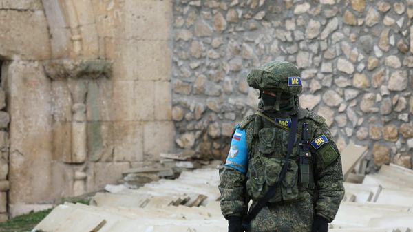 Российские миротворцы обеспечили безопасное посещение паломников монастырского комплекса Амарас - Sputnik Армения