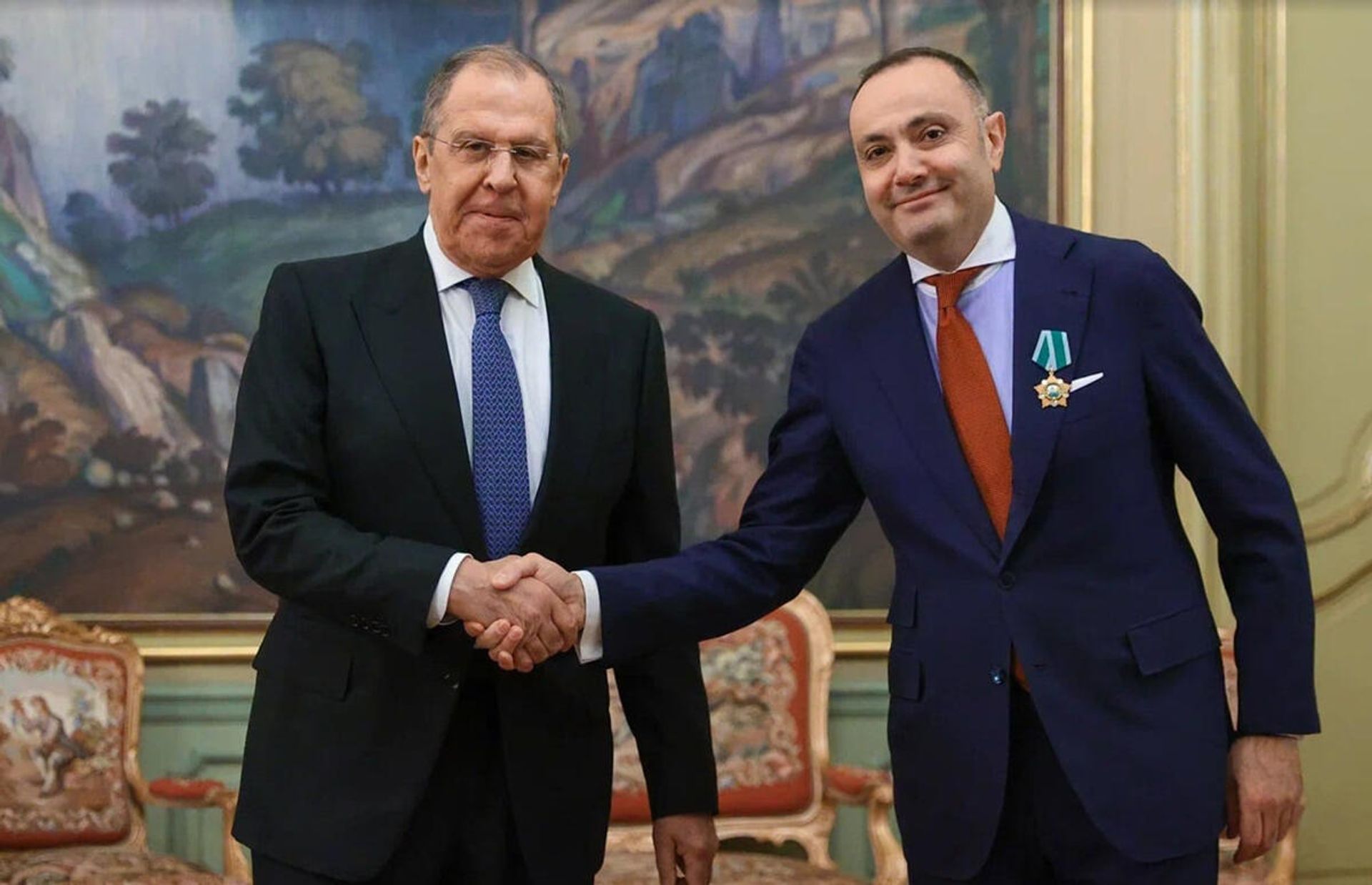 Ռուսաստանի արտգործնախարար Սերգեյ Լավրովը Բարեկամության շքանշան է հանձնում Ռուսաստանում ՀՀ դեսպան Վարդան Տողանյանին (19 հունվարի, 2022թ). Մոսկվա - Sputnik Արմենիա, 1920, 19.01.2022