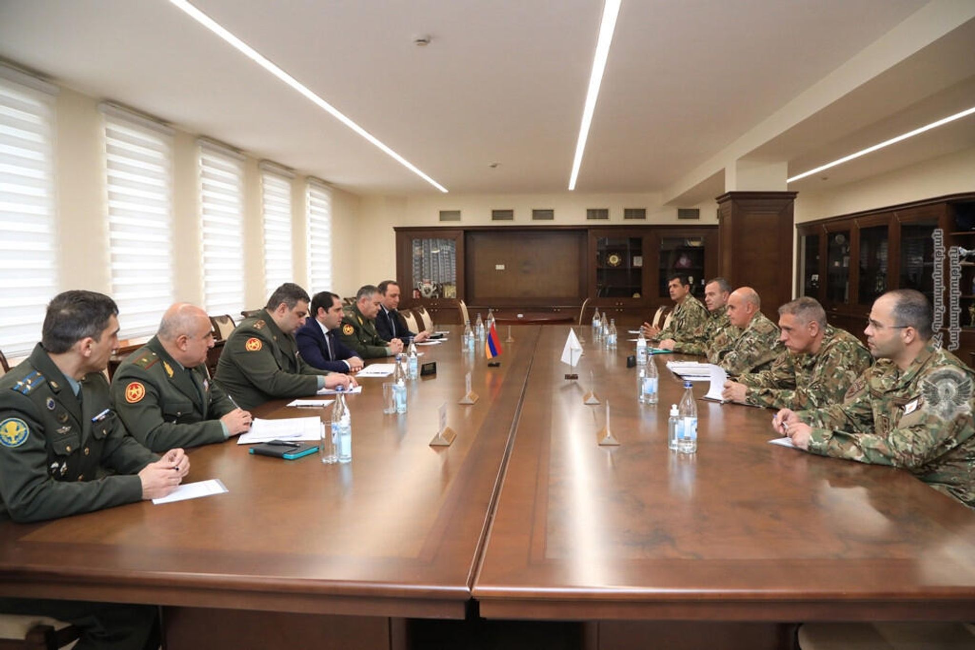 ՀՀ պաշտպանության նախարար Սուրեն Պապիկյանը հանդիպել է Կիպրոսի ազգային գվարդիայի ԳՇ պետ Դիմոկրիտոս Զերվակիսի հետ (19 հունվարի, 2022թ)․ Երևան - Sputnik Արմենիա, 1920, 19.01.2022