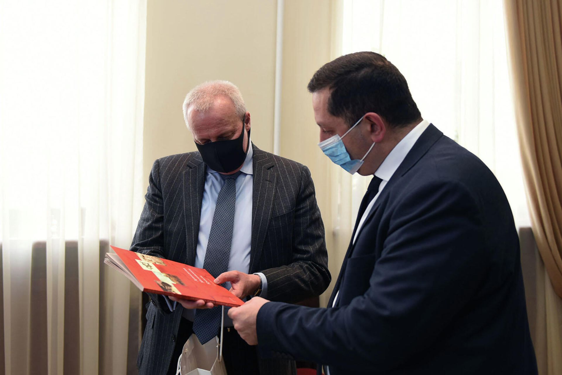 ԵՊՀ ռեկտոր Հովհաննես Հովհաննիսյանն այսօր հյուրընկալել է ՀՀ-ում ՌԴ արտակարգ և լիազոր դեսպան Ն.Գ. Սերգեյ Կոպիրկինին - Sputnik Արմենիա, 1920, 20.01.2022