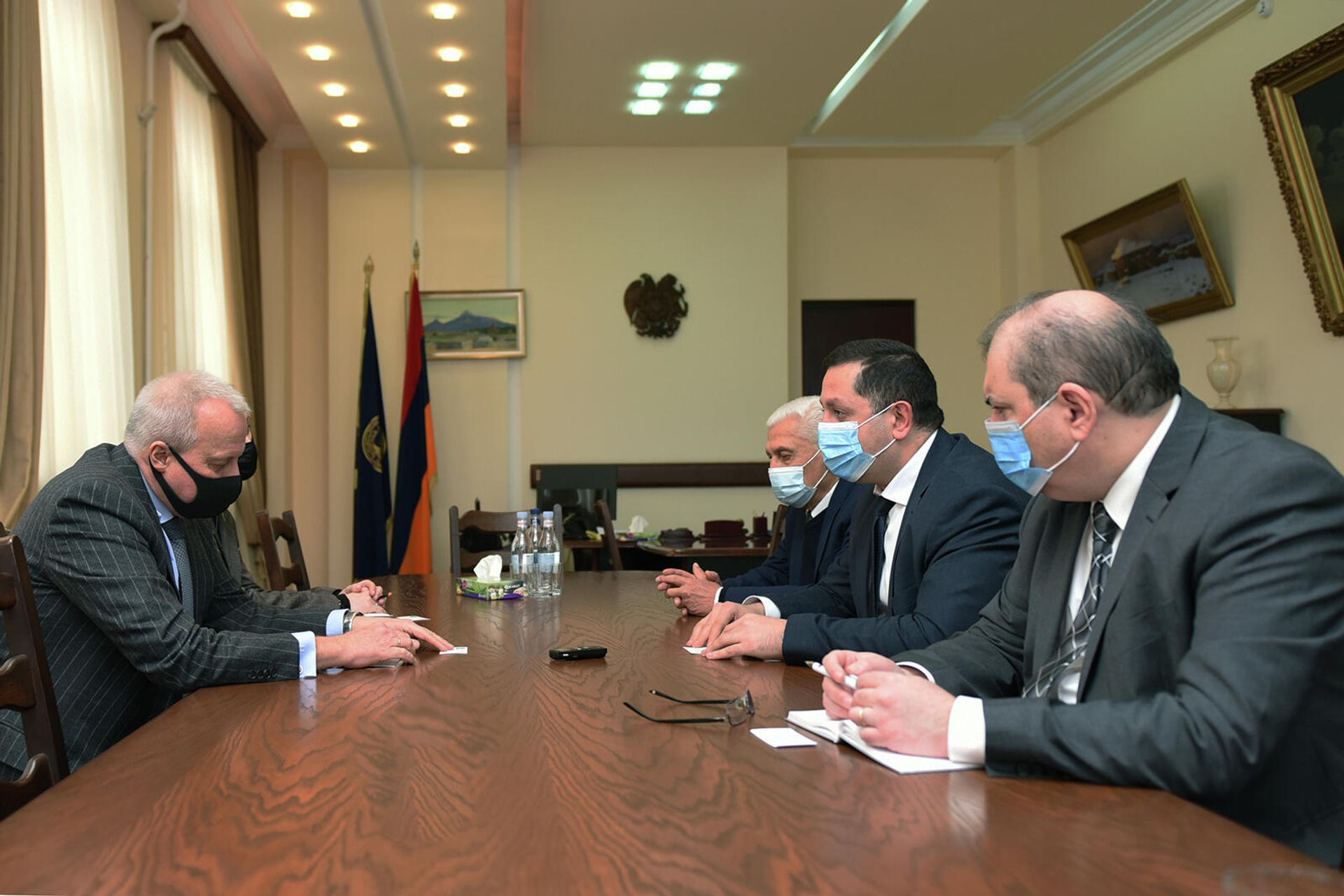 ԵՊՀ ռեկտոր Հովհաննես Հովհաննիսյանն այսօր հյուրընկալել է ՀՀ-ում ՌԴ արտակարգ և լիազոր դեսպան Ն.Գ. Սերգեյ Կոպիրկինին - Sputnik Արմենիա, 1920, 20.01.2022