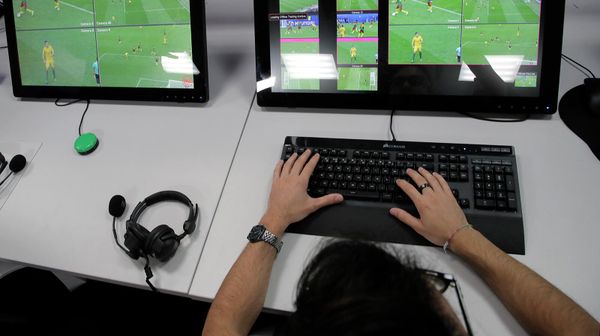 Система Video Assistant Referee (VAR) - Sputnik Армения