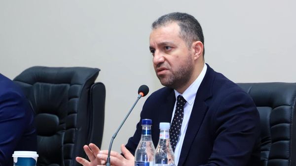 Встреча министра экономики Вагана Керобяна с предпринимателями по вопросам расширения армяно-китайского торгово-экономического сотрудничества (20 января 2022). Еревaн - Sputnik Армения