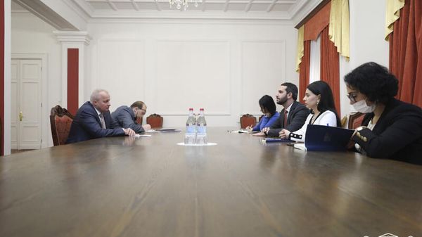 ՀՀ ԱԺ նախագահի տեղակալ Ռուբեն Ռուբինյանը ընդունել է ՀՀ-ում ՌԴ արտակարգ եւ լիազոր դեսպան Սերգեյ Կոպիրկինին (21 հունվարի, 2022թ). Երևան - Sputnik Արմենիա