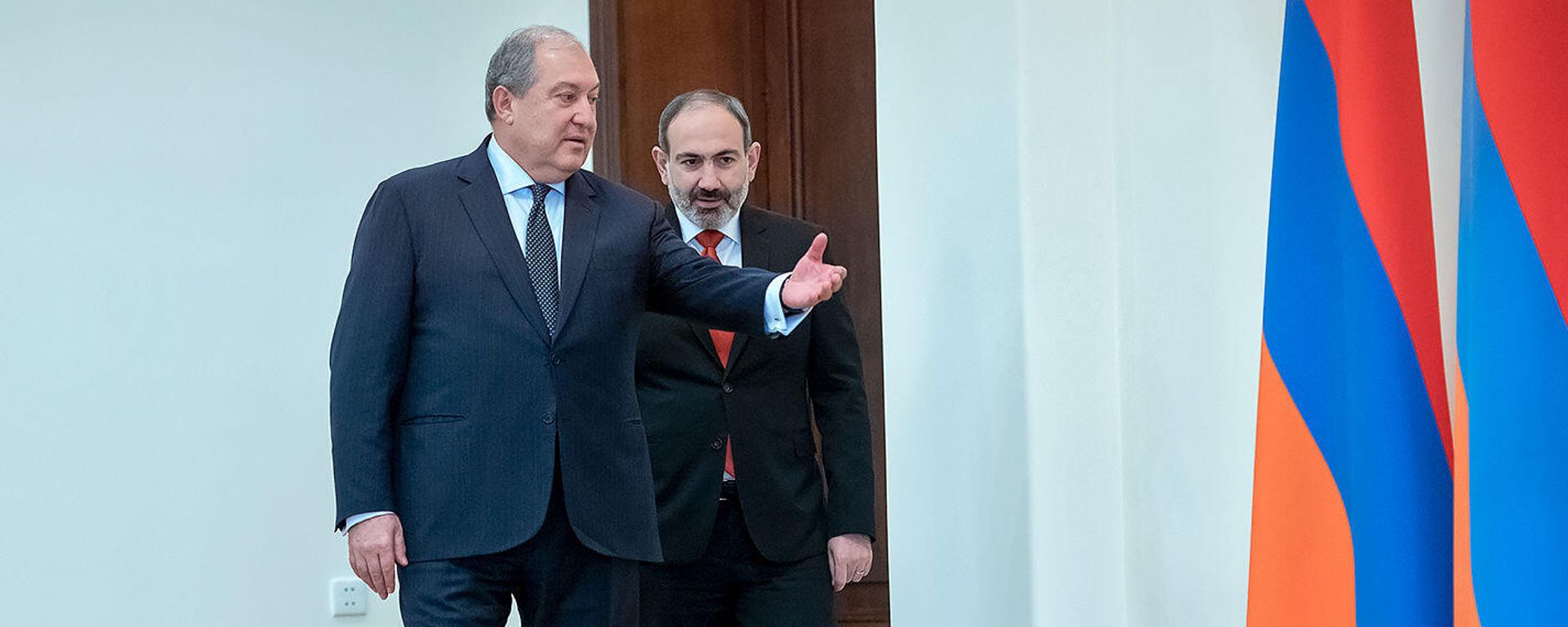 Президент Армен Саркисян и премьер-министр Никол Пашинян во время принятия присяги правительства Армении (30 января 2019). Еревaн - Sputnik Армения, 1920, 26.02.2021