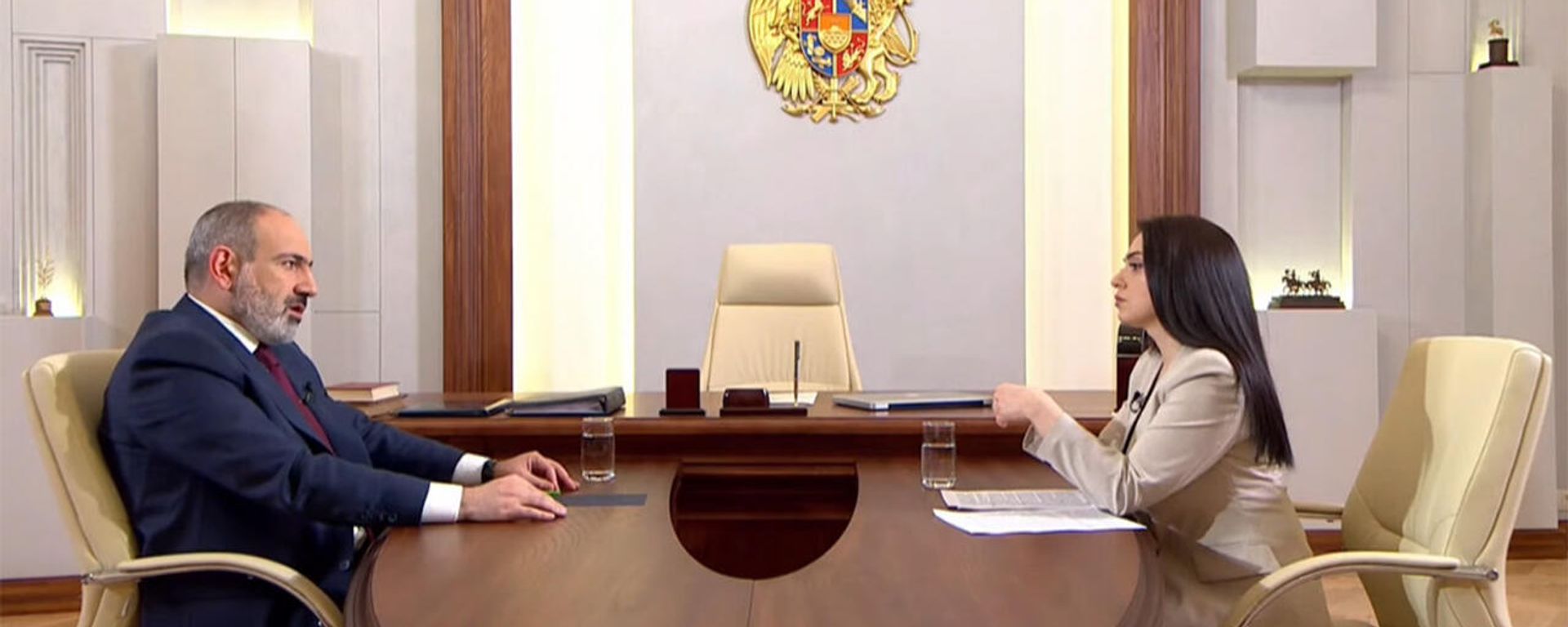 Премьер-министр Никол Пашинян во время интервью в прямом эфире (24 января 2022). Еревaн - Sputnik Армения, 1920, 24.01.2022