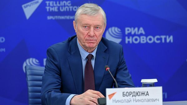 Экс-глава ОДКБ Николай Бордюжа во время телемоста Ереван - Москва на мультимедийной площадке Sputnik (25 января 2022). Москва - Sputnik Армения
