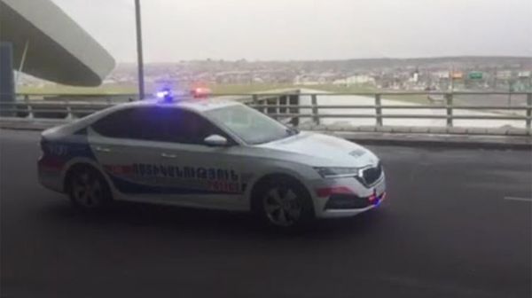 Պարեկները կաշառք առաջարկած հերթական վարորդին բերման են ենթարկել - Sputnik Արմենիա