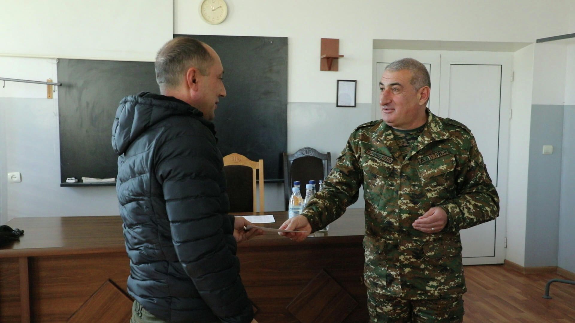 Oчередная церемония вручения сертификатов на квартиры военнослужащим Армии обороны (31 января 2022). Мартакерт - Sputnik Արմենիա, 1920, 31.01.2022