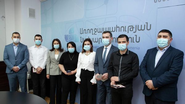 Հայոց բանակի կազմավորման երեսուն ամյակի կապակցությամբ պաշտպանության նախարարության գերատեսչական մեդալներով է պարգևատրվել առողջապահության նախարարության հինգ աշխատակից - Sputnik Արմենիա