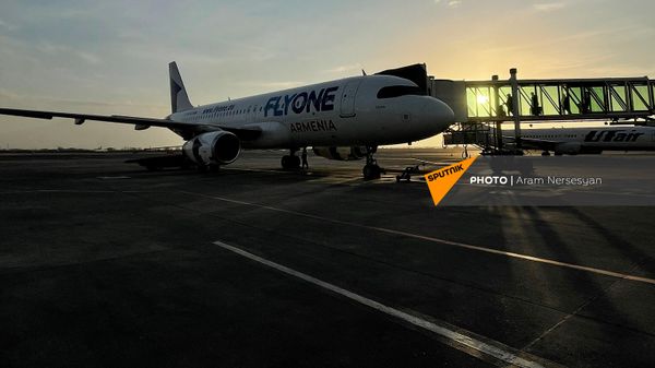 FlyOne Armenia ընկերության օդանավը Ստամբուլ թռիչքից առաջ (2 փետրվարի, 2022թ). Երևան - Sputnik Արմենիա