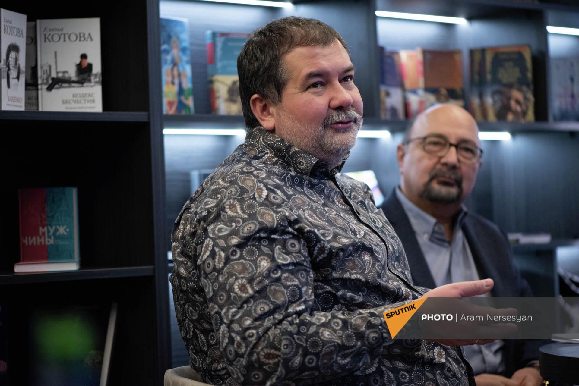 Популярный фантаст Сергей Лукьяненко на встрече с представителями русскоязычных СМИ в Доме русской книги (3 февраля 2022). Еревa - Sputnik Армения, 1920, 03.02.2022