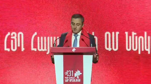 Ишхан Сагателян на съезде партии АРФ Дашнакцутюн (5 февраля 2022). Еревaн - Sputnik Армения
