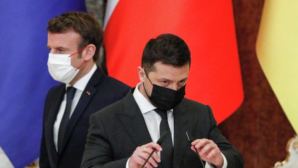 Президенты Франции и Украины Эммануэль Макрон и Владимир Зеленский на брифинге после переговоров (8 февраля 2022). Киев - Sputnik Армения