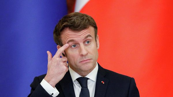 Президент Франции Эммануэль Макрон на брифинге после переговоров с президентом Украины Владимиром Зеленским (8 февраля 2022). Киев - Sputnik Армения