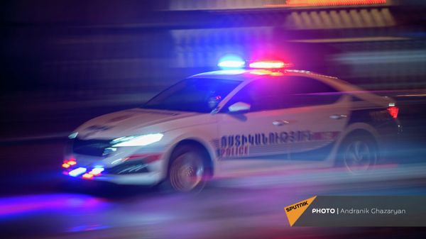 Автомобиль патрульной службы полиции на улице Ханджяна - Sputnik Армения