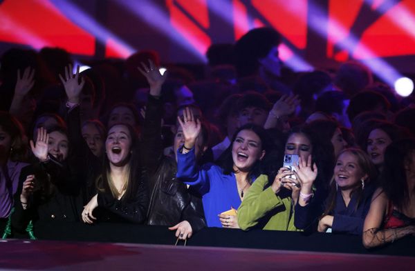 Երաժշտասերները Brit Awards երաժշտական մրցանակաբաշխության ժամանակ։ - Sputnik Արմենիա