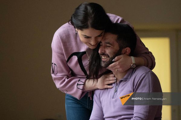 Вардан и Анаит в реабилитационном центре Защитник Отечества Вардан и Анаит в реабилитационном центре Защитник Отечества - Sputnik Армения