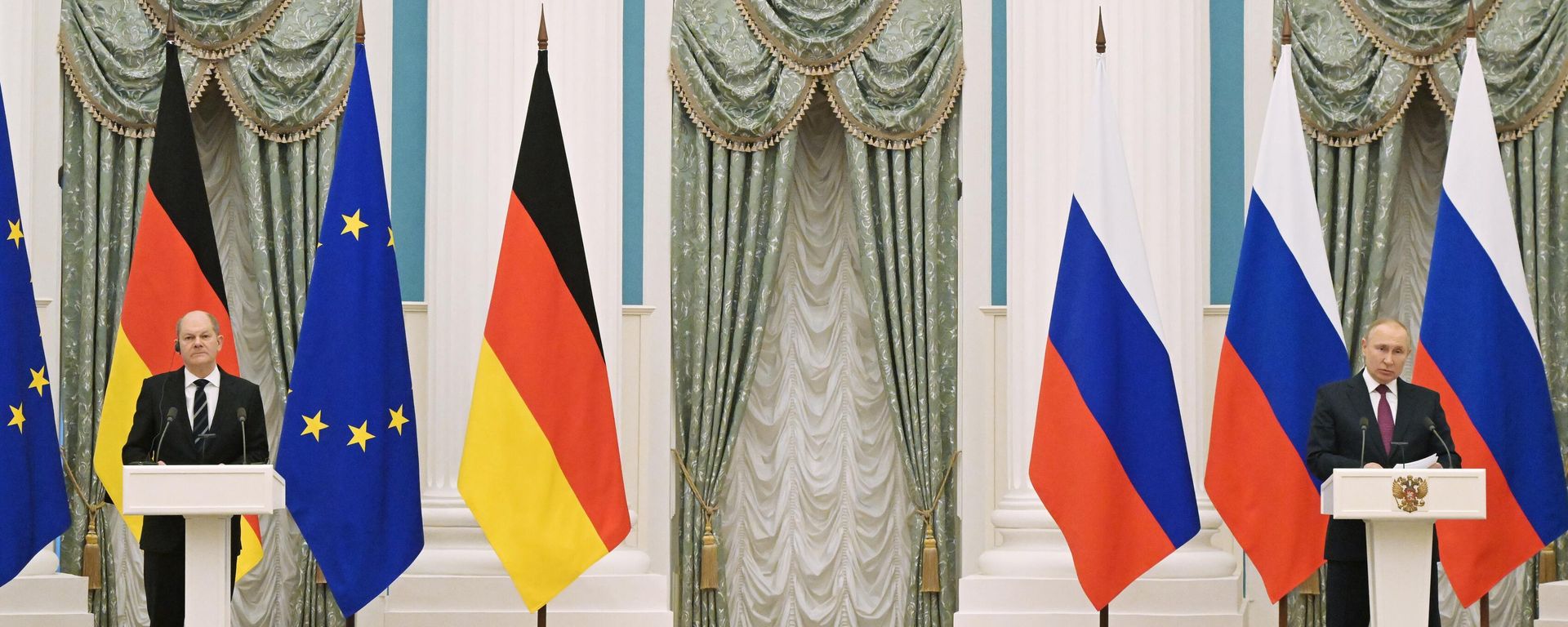 Президент РФ В. Путин встретился с канцлером ФРГ О. Шольцем - Sputnik Армения, 1920, 15.11.2024