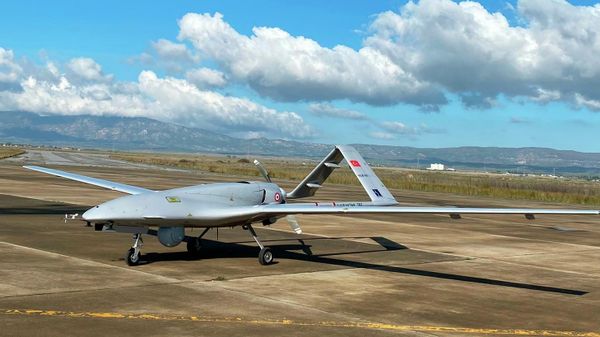 Беспилотный летательный аппарат Bayraktar TB2 турецкого производства - Sputnik Армения